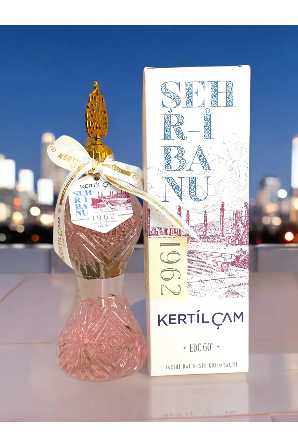 Kertil Çam Şehri Banu Dekoratif Cam Şişe Kolonya 500cc