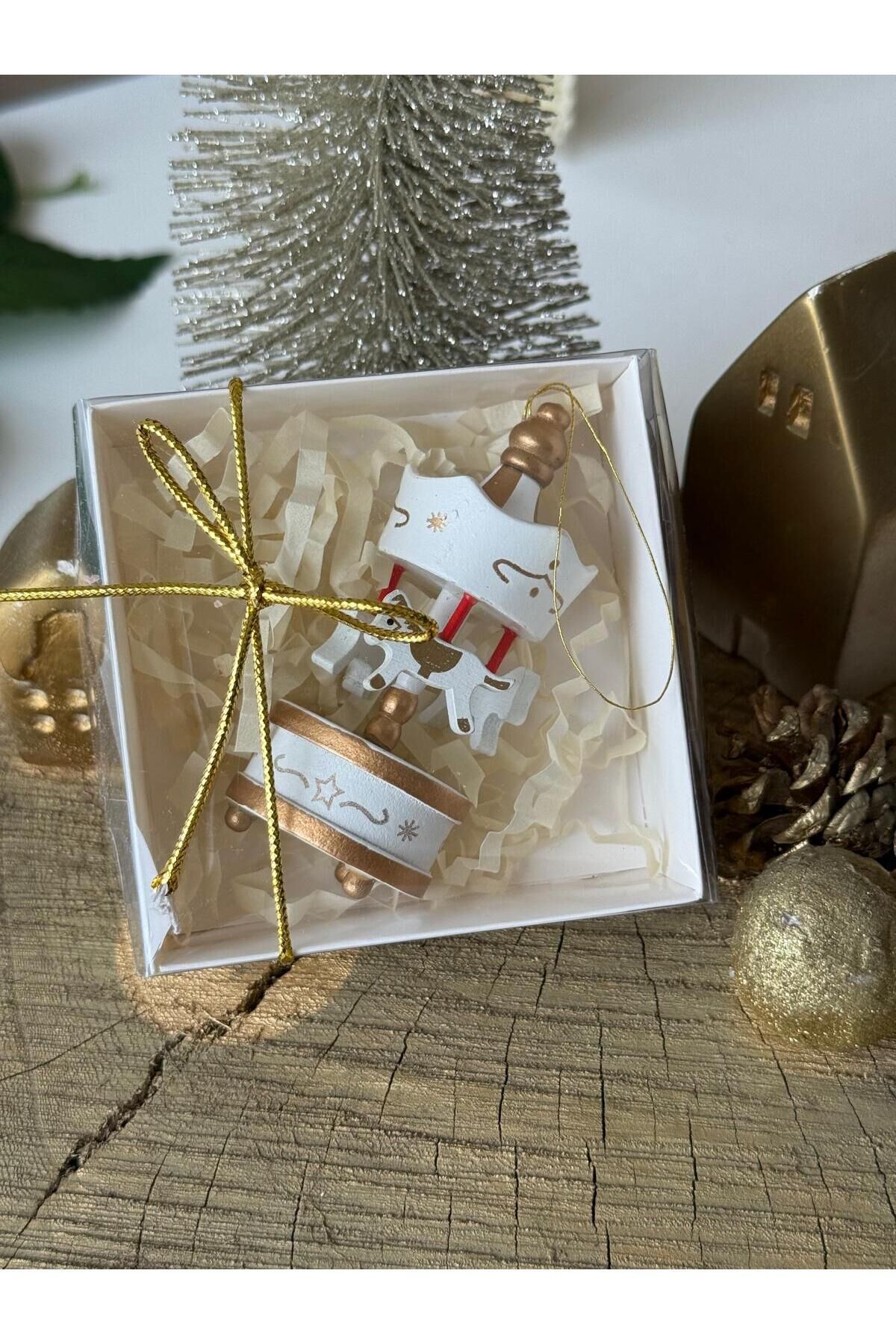 Mini Ahşap Atlıkarınca Süs 1 Adet Hediyelik Dekoratif Obje (Yılbaşı, Doğum Günü, Baby Shower) Beyaz