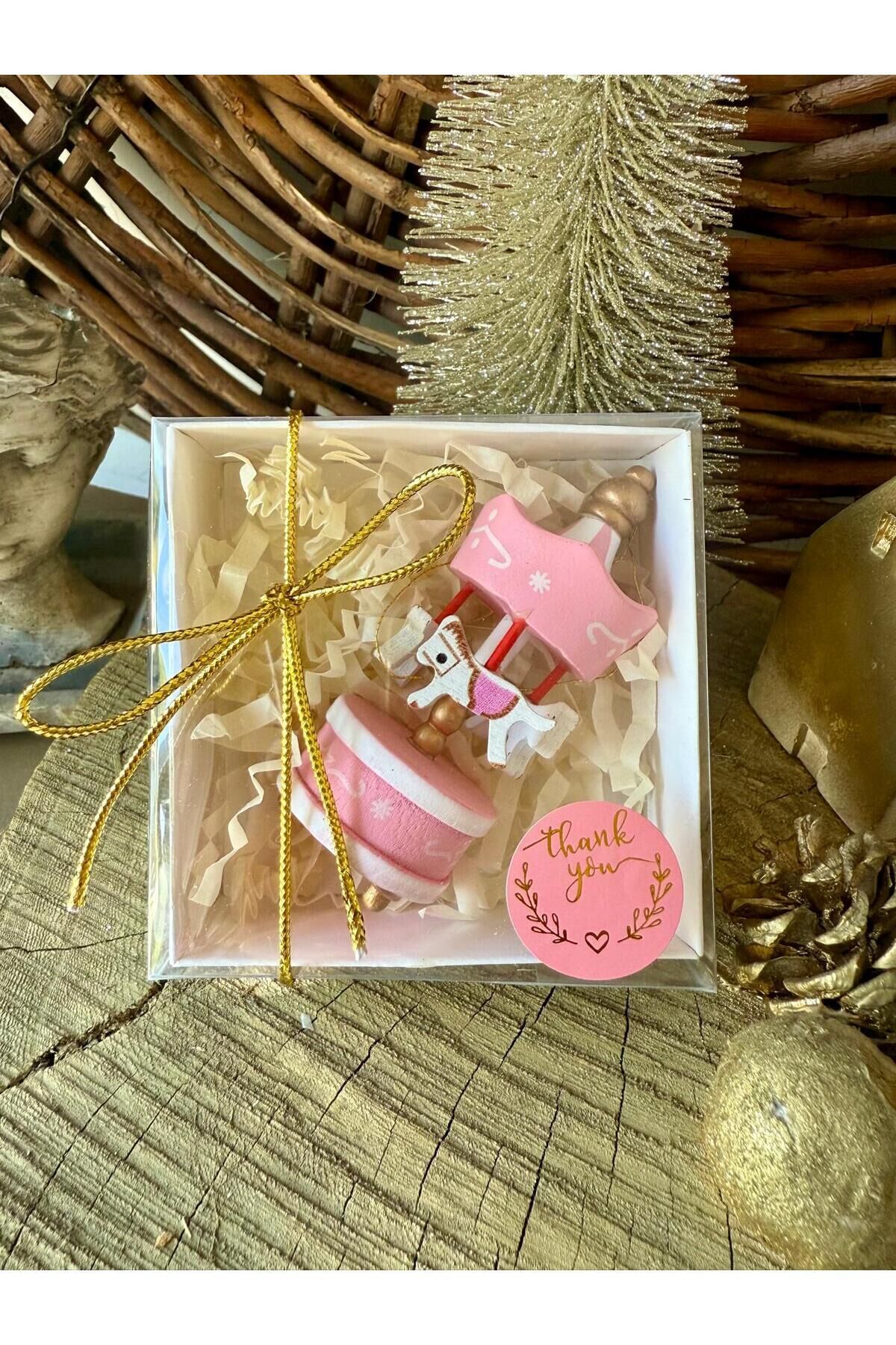 Mini Pembe Ahşap Atlıkarınca Süs 1 Adet Dekoratif Obje (Yılbaşı, Doğum Günü, Baby Shower) Hediyelik Beyaz